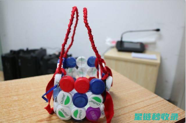 瓶盖启封的艺术：一场开启新体验的仪式 (瓶口封盖简易法)