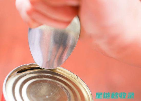 开罐头时不小心把手指划伤了，该怎么办？ (开罐头时不小心喝水了)