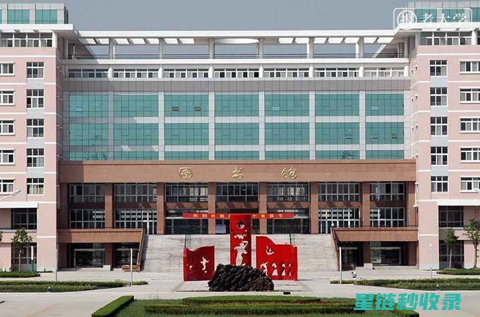 学校图书馆书籍防潮，师生们都这么做 (学校图书馆书丢了怎么赔偿)